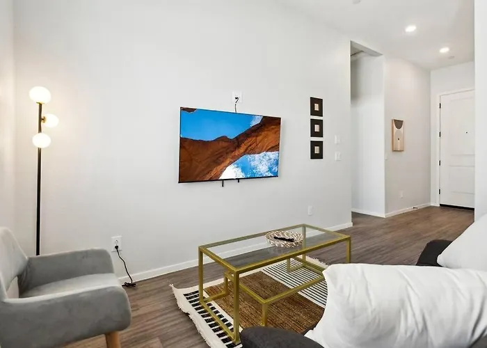 Breezy Modern House In With Pool,bbq Apartment *