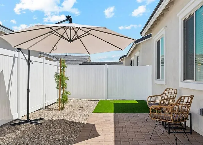 Breezy Modern House In With Pool,bbq *